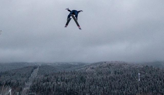 Prvi put u 100 godina ski-skokova – Japanac slavio ispred petorice Norvežana