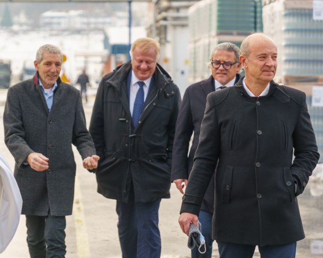 Češki ambasador u poseti fabrici Knjaz Miloš u Aranđelovcu