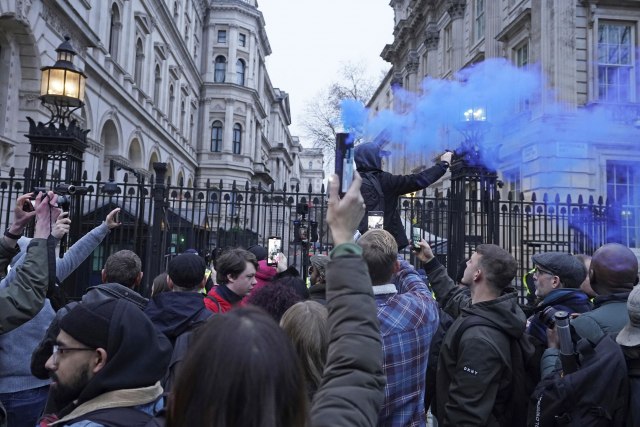 Protest protiv kovid propusnica u Londonu FOTO/VIDEO