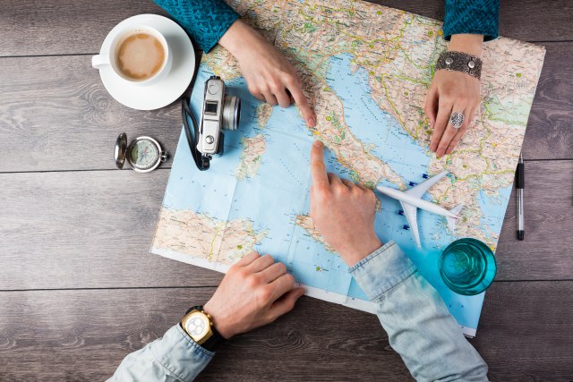 Pešačke ture, veliki doručak, karte za stajanje: 17 načina da uštedite novac na putovanju
