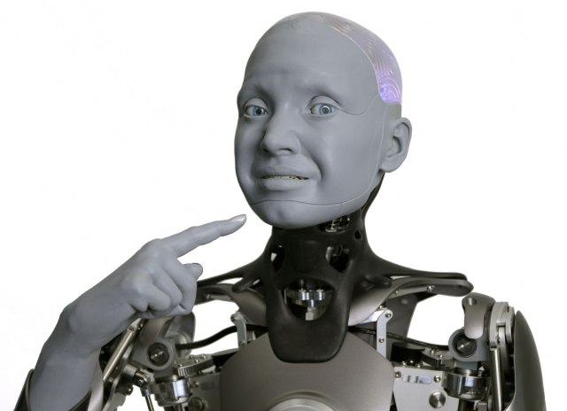 Plaši čak i naučnike koji su ga napravili: Robot koji gotovo savršeno oponaša čoveka VIDEO
