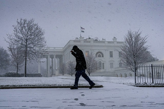 Sneg paralisao Vašington – 500.000 ljudi bez struje  VIDEO/FOTO