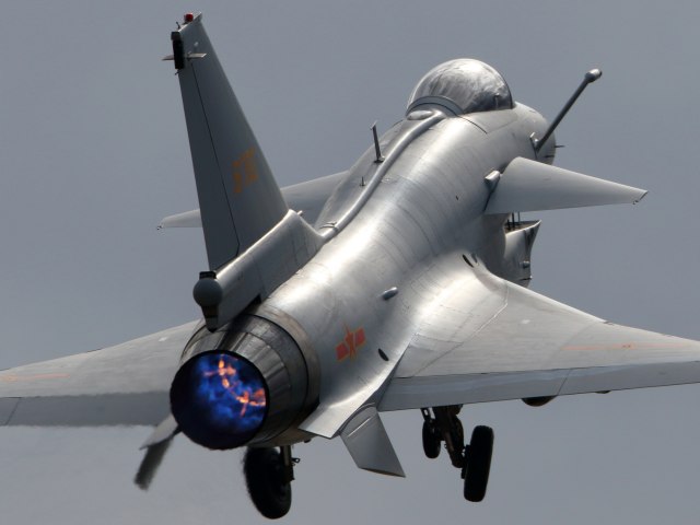 Da li je kineski J-10C rešenje kad komšije nabave "rafale"?