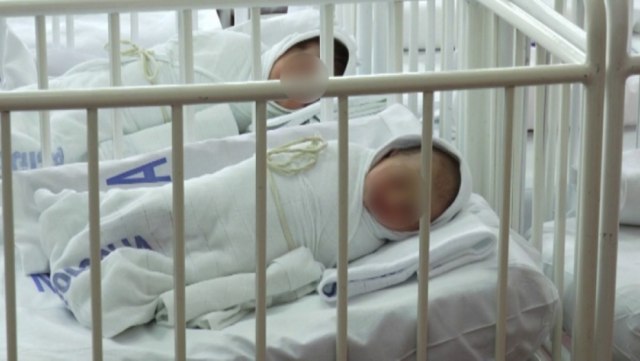 "Bebi bum" u èaèanskom porodilištu - 11 beba za jedan dan FOTO