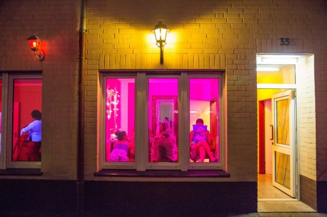 Nije bio zadovoljan uslugom: Uhapšen Srbin u Beèu jer je hteo da zapali javnu kuæu