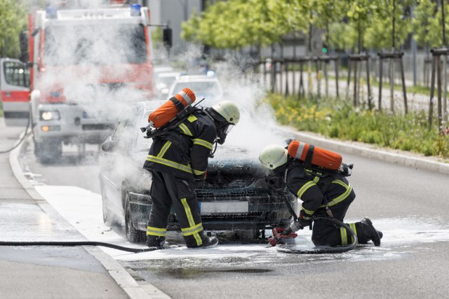 Koji automobili su najpodložniji požarima – električni, hibridni ili benzinski