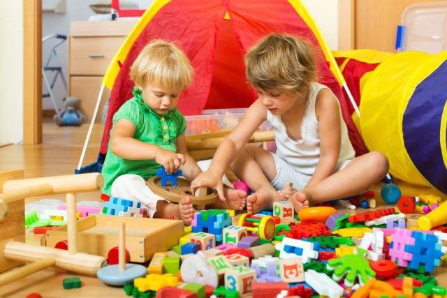 Previše igračaka može negativno da utiče na decu