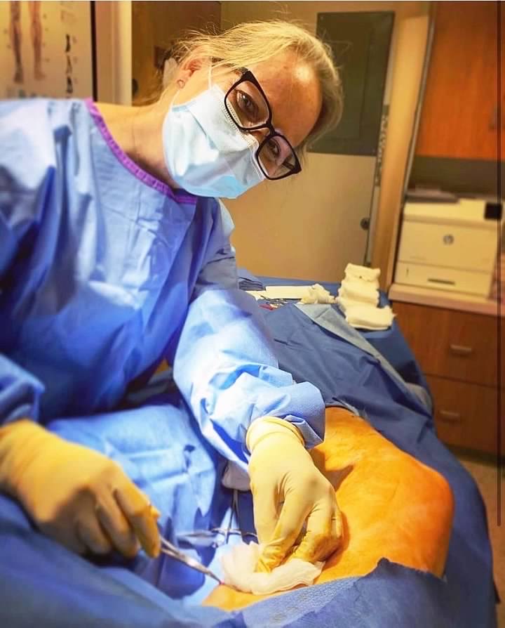 Dr Dženifer Svon, vaskularna hirurškinja, kaže da je manja verovatnoæa da æe muški hirurzi obraæati pažnju na zabrinutost i simptome pacijenata/Dr Jennifer Svahn