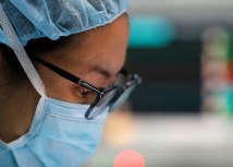 Žene imaju 32 odtso veæe šanse da umru kada ih operišu muški hirurzi u poreðenju sa ženskim hirurzima, prema nedavnoj studiji/Getty Images