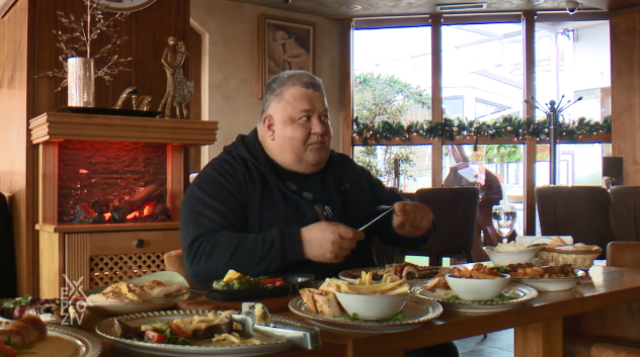 Deki Gurman ne jede da bi živeo, nego živi da bi jeo: “Dajte nešto lepo, nešto jače… najbolje sve, pa polako”