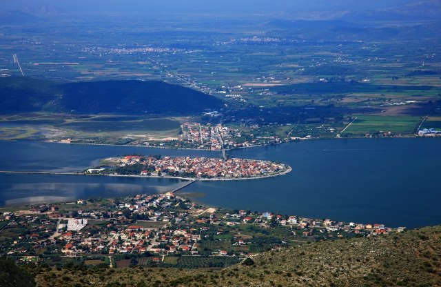 Ostavlja bez daha: Snimak prelepog grčkog grada iz vazduha oduševio sve VIDEO