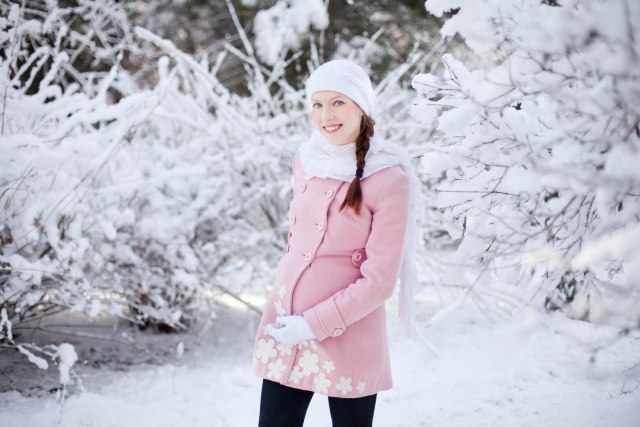 Ginekolozi objasnili koliko su opasne zimske aktivnosti u trudnoæi