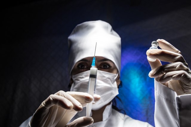 Firma daje 5.000 evra onome ko se vakciniše