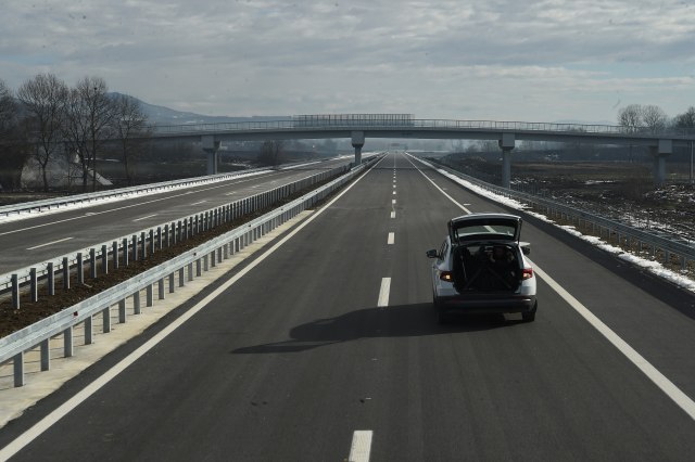 Ubrzava saobraćaj za 45 minuta; 