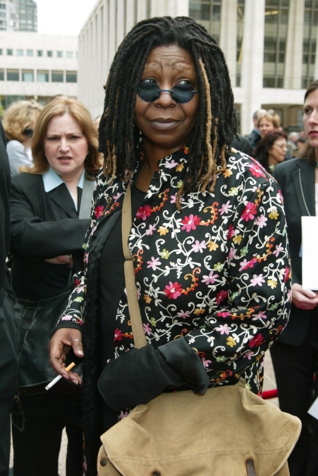 Svi su besni zbog izjave Vupi Goldberg o Holokaustu - usledila i suspenzija iz emisije