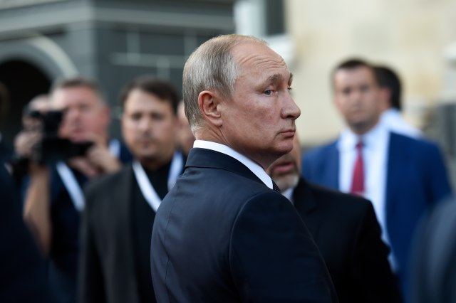 Putin izlazi među svet; ide na sahranu