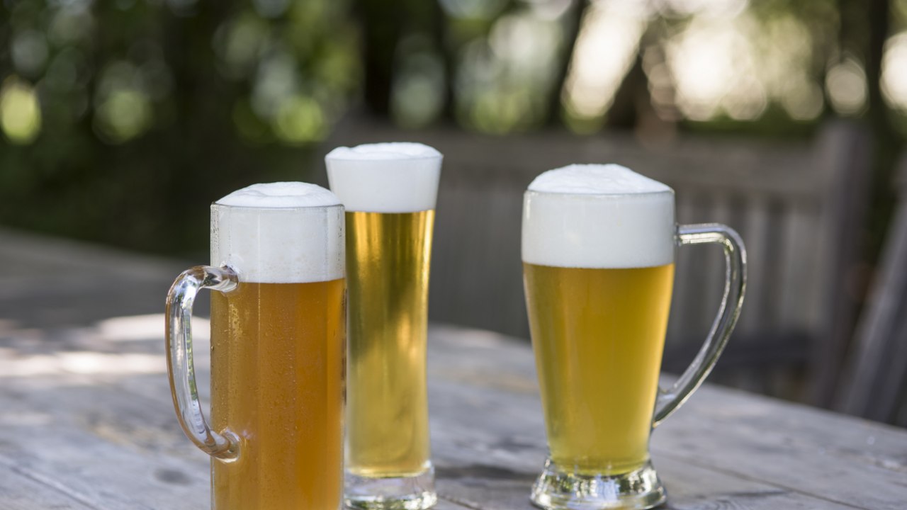 Solo una piccola quantità va bene, in che modo la birra influisce sulla salute?