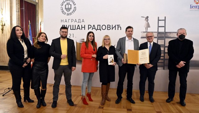 Proglašen prvi dobitnik književne nagrade "Dušan Radović"