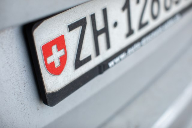 Švajcarska uvodi crvene registarske tablice – kome su namenjene