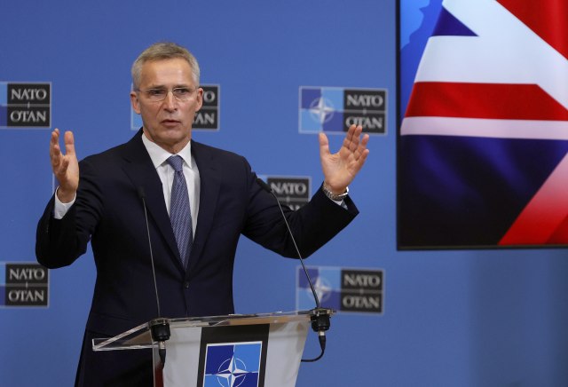 NATO: "Napad sve izvesniji, spremamo se za najgore" VIDEO
