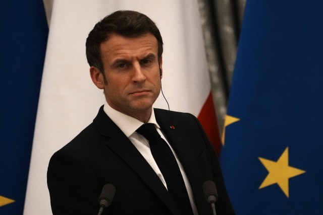 Confirmed - Macron refused to be tested PHOTO