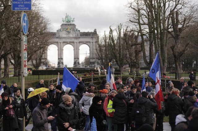 Protest convoy of 500 vehicles reaches Brussels PHOTO / VIDEO