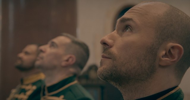 Nezvanièni srpski general Veljko Radenoviæ odlikovan i opevan: "Važno je ne zaboraviti lik heroja"