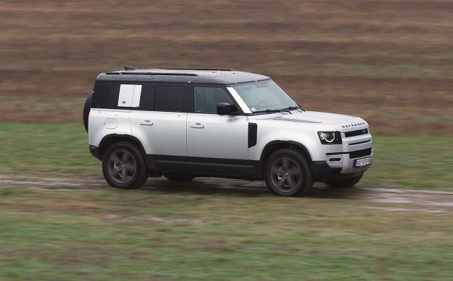 Test: Land Rover Defender – od blata do umetnosti
