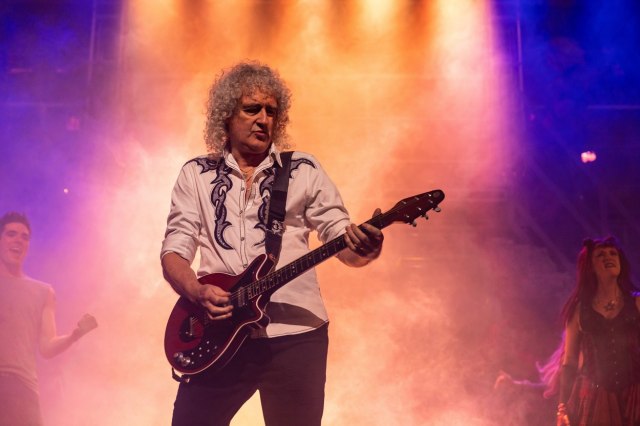 Jedan od najboljih gitarista u istoriji doktorirao je astrofiziku - èak ima i "svoj" asteroid