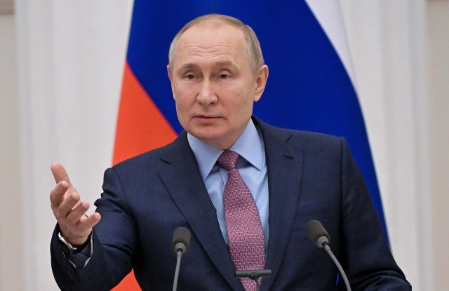 Media: Putin sends his security guard to Vučić