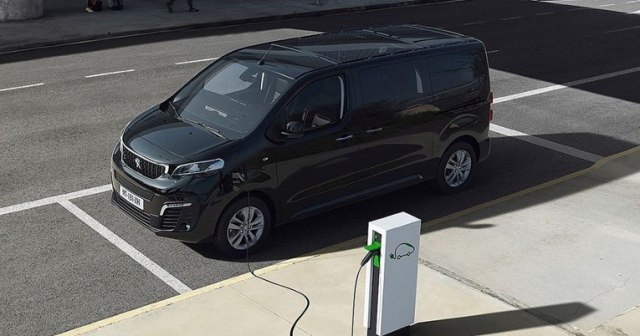 Ministri se voze u elektriènim automobilima – napunjeni dizelom