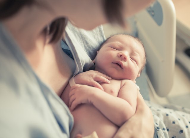U Novom Sadu roðeno 18 beba, meðu njima blizanci