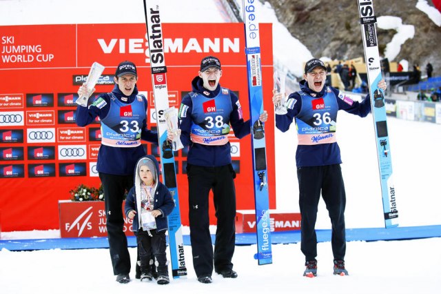 Pobeda Slovenije u ekipnom takmièenju na Planici
