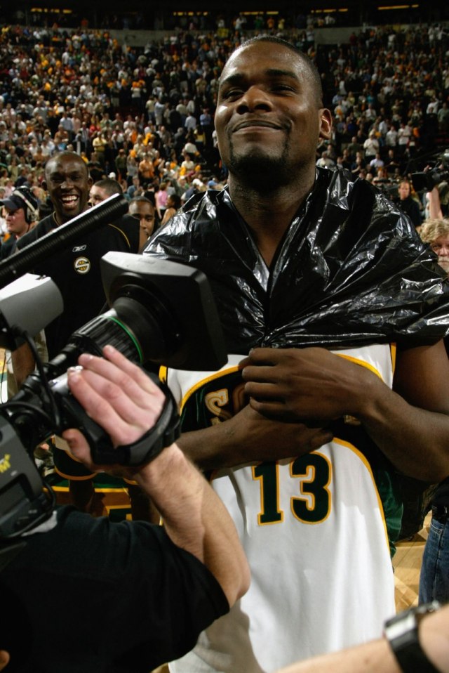 Superheroj iz smeća – vratio se iz Podgorice i uništio bivši tim