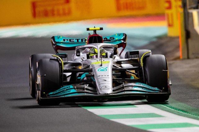 Volf besan, Hamilton zaprepašćen koliko je Mercedes spor