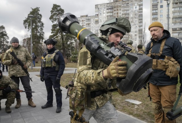 "We are on the brink of disaster"; Ukrainians surrender; Fight for Mariupol