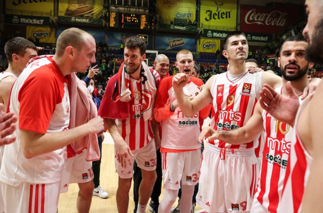 Košarkaši Zvezde izviždani zbog Ukrajine VIDEO