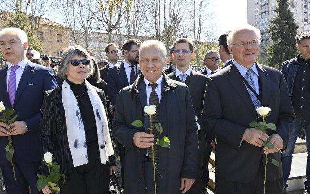 Russian and American smiling next to each other: it's possible only in Belgrade PHOTO