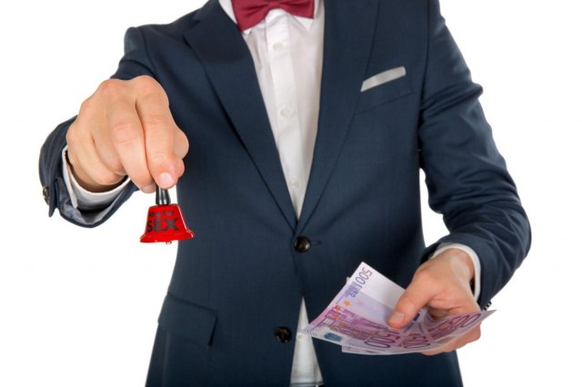 Porasla cena usluga muškaraca koji se prostituišu u Srbiji: Uzimaju i do 2.000 evra za noæ VIDEO