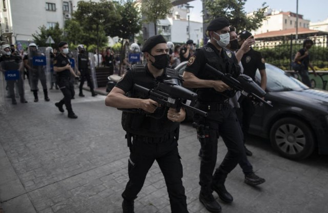 Veliko hapšenje u Turskoj; meðu osumnjièenima i bivši zvaniènici