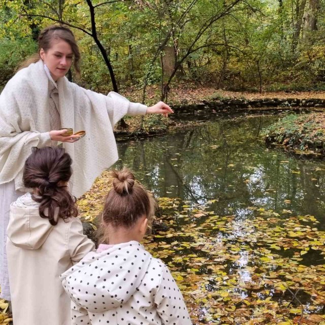 Vila iz Beograda vodi mitske ture za žene, upoznaje decu sa našim bajkama