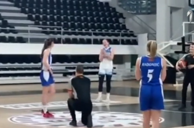 Ceo region priča o crnogorskom sudiji koji je prekinuo meč, pa zaprosio košarkašicu VIDEO