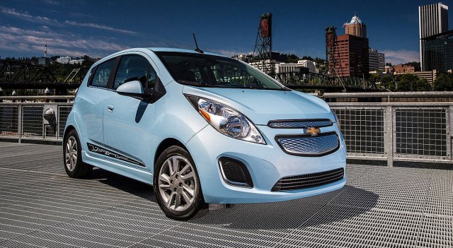 Električni auto ostao bez mogućnosti zamene baterije – posle 6 godina može na otpad