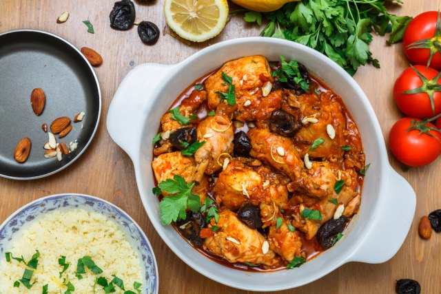 Piletina sa suvim šljivama u sosu od piva