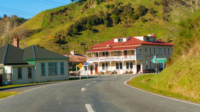 Città che non puoi visitare senza una FOTO del passaporto