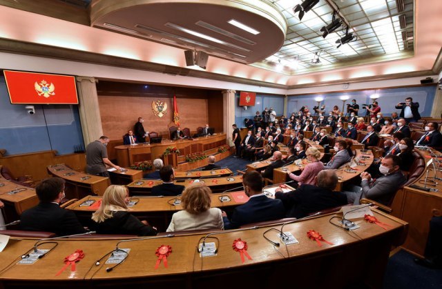 Na Cetinju se bira nova vlada - bez demokrata