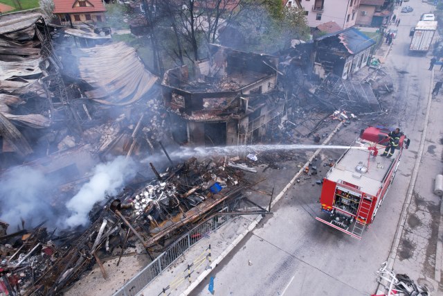 Porodièna firma u Ivanjici izgorela do temelja FOTO