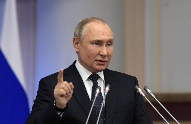 Rusija uzvraæa: Putin potpisao novi ukaz