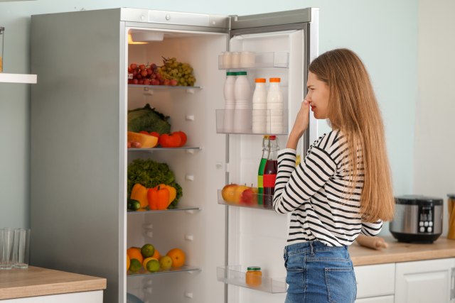 Trik koji sigurno rešava neprijatne mirise iz frižidera