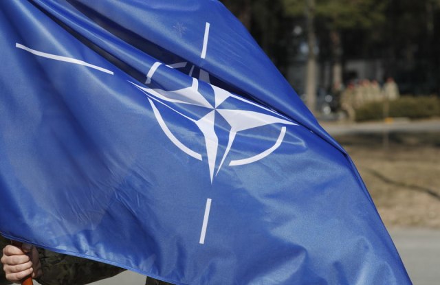 "Èlanstvo u NATO - najbolje rešenje"
